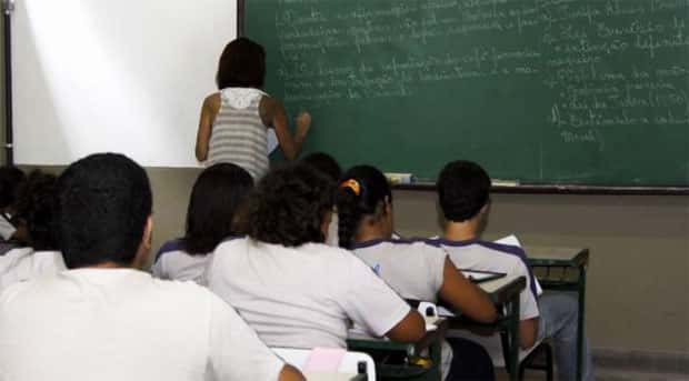 Img - Por que os estudantes Brasileiros passam de ano sem aprender?