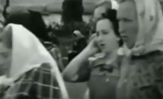 1937, mulher no celular
