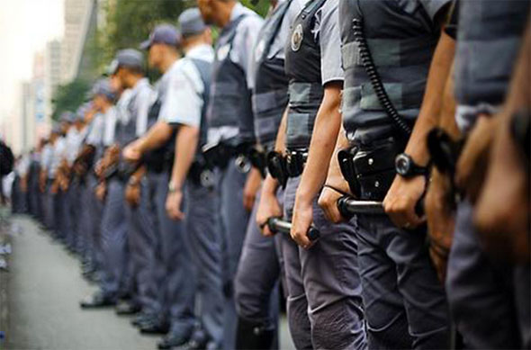 Policiais Brasileiros